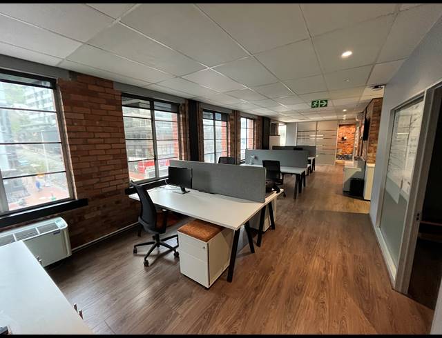 190M² OFFICE TO LET IN GREEN POINT